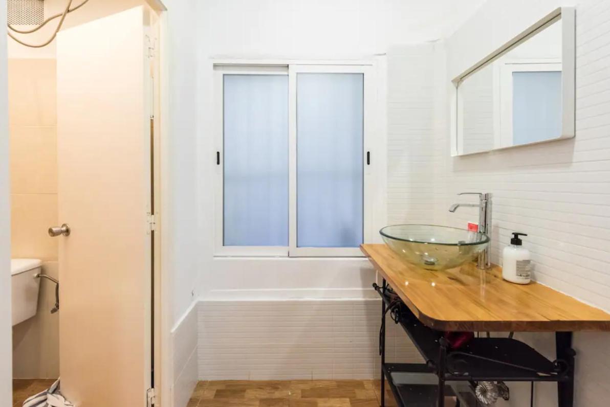 Encomienda Guest House มาดริด ภายนอก รูปภาพ