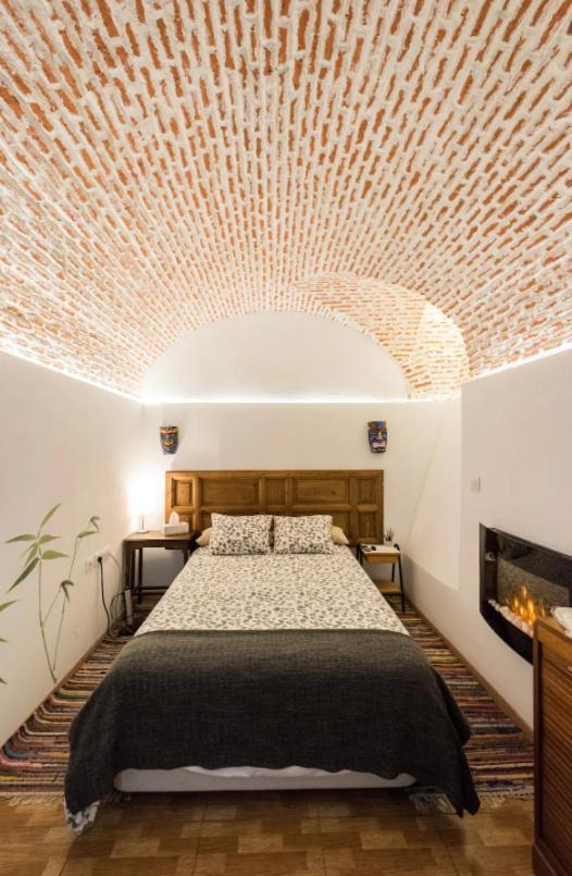 Encomienda Guest House มาดริด ภายนอก รูปภาพ