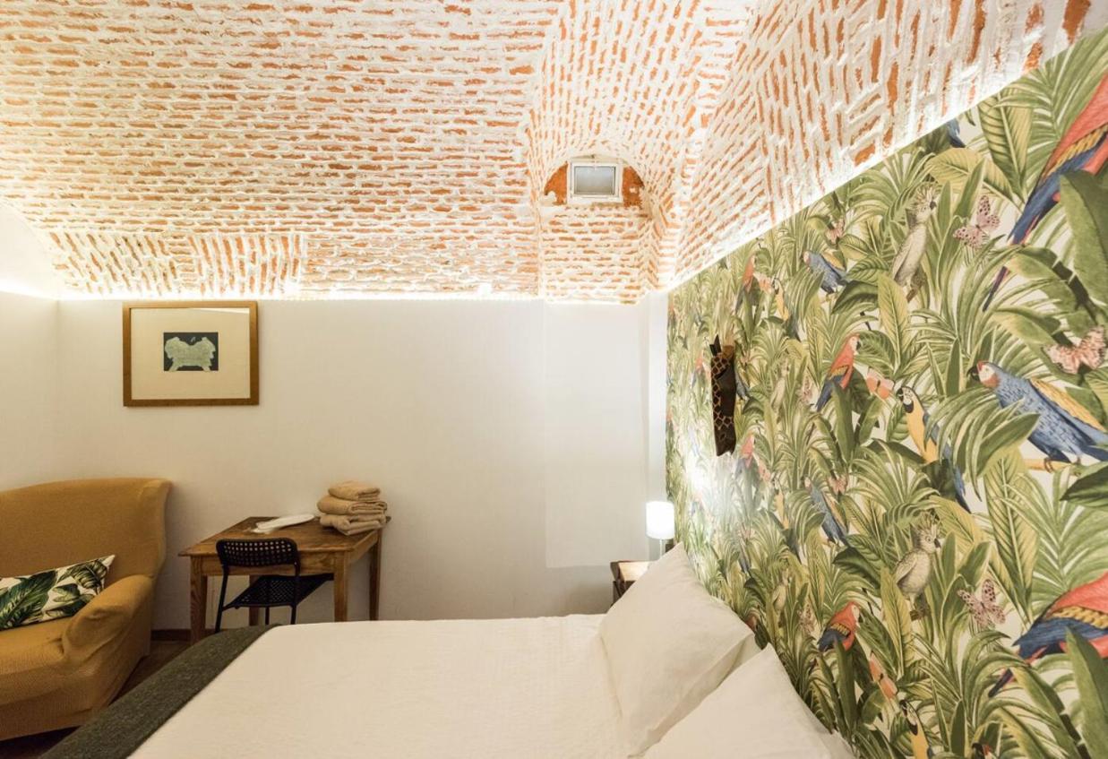 Encomienda Guest House มาดริด ภายนอก รูปภาพ