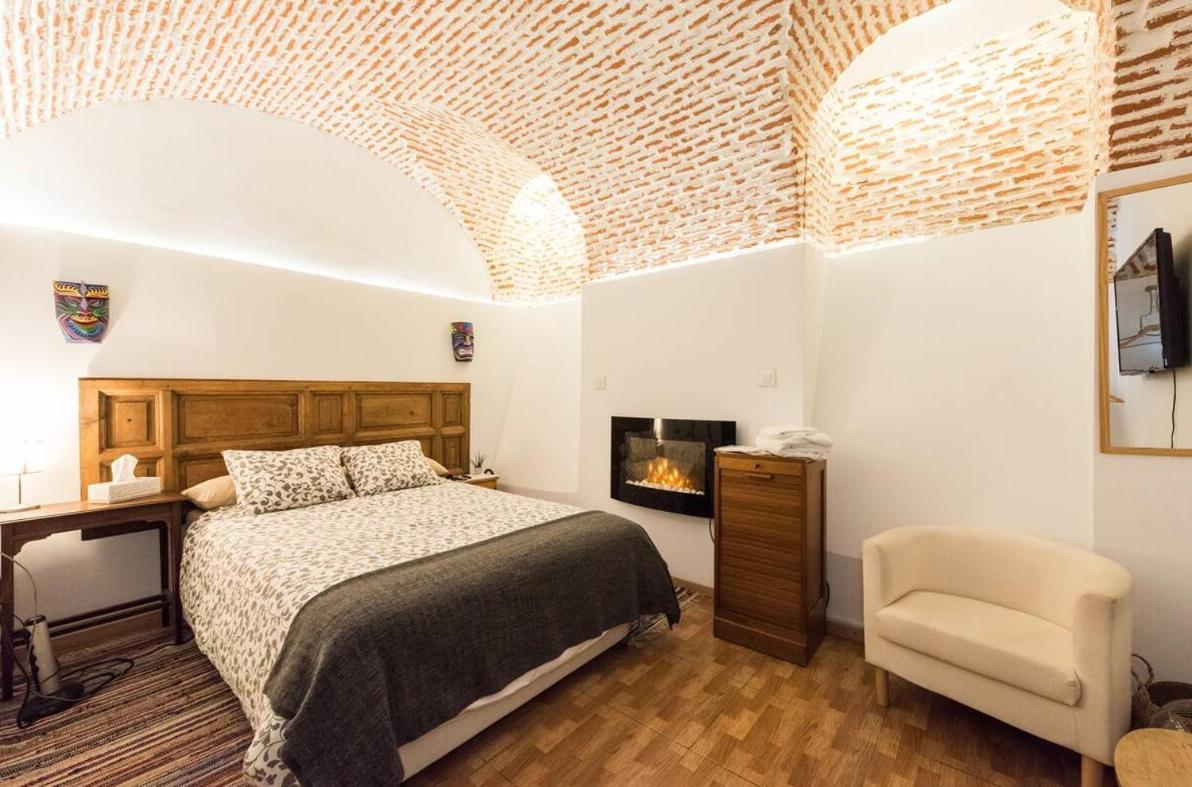 Encomienda Guest House มาดริด ภายนอก รูปภาพ