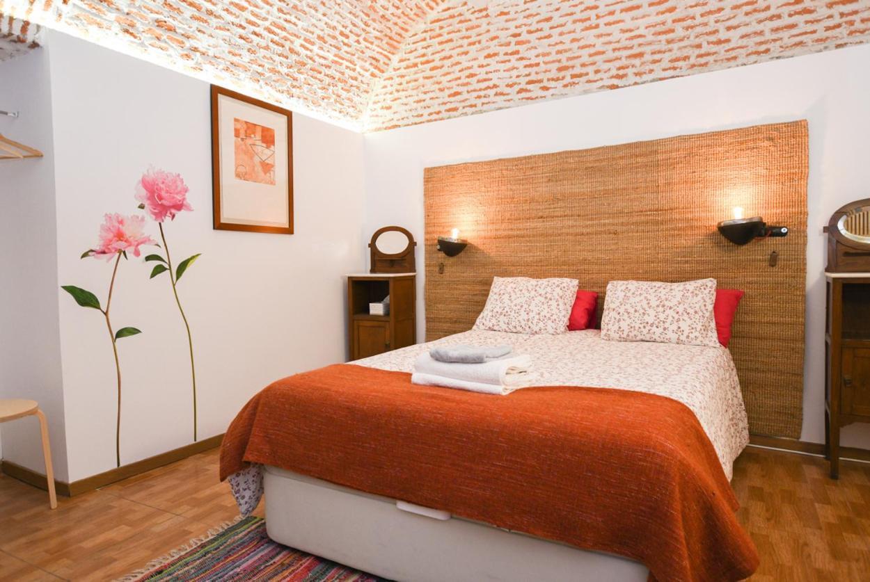 Encomienda Guest House มาดริด ภายนอก รูปภาพ